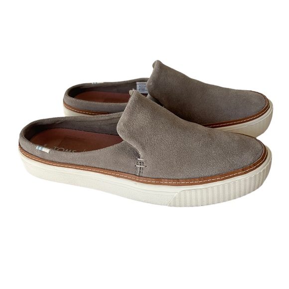 Toms Shoes - Toms slip on suede sneakers 6.5